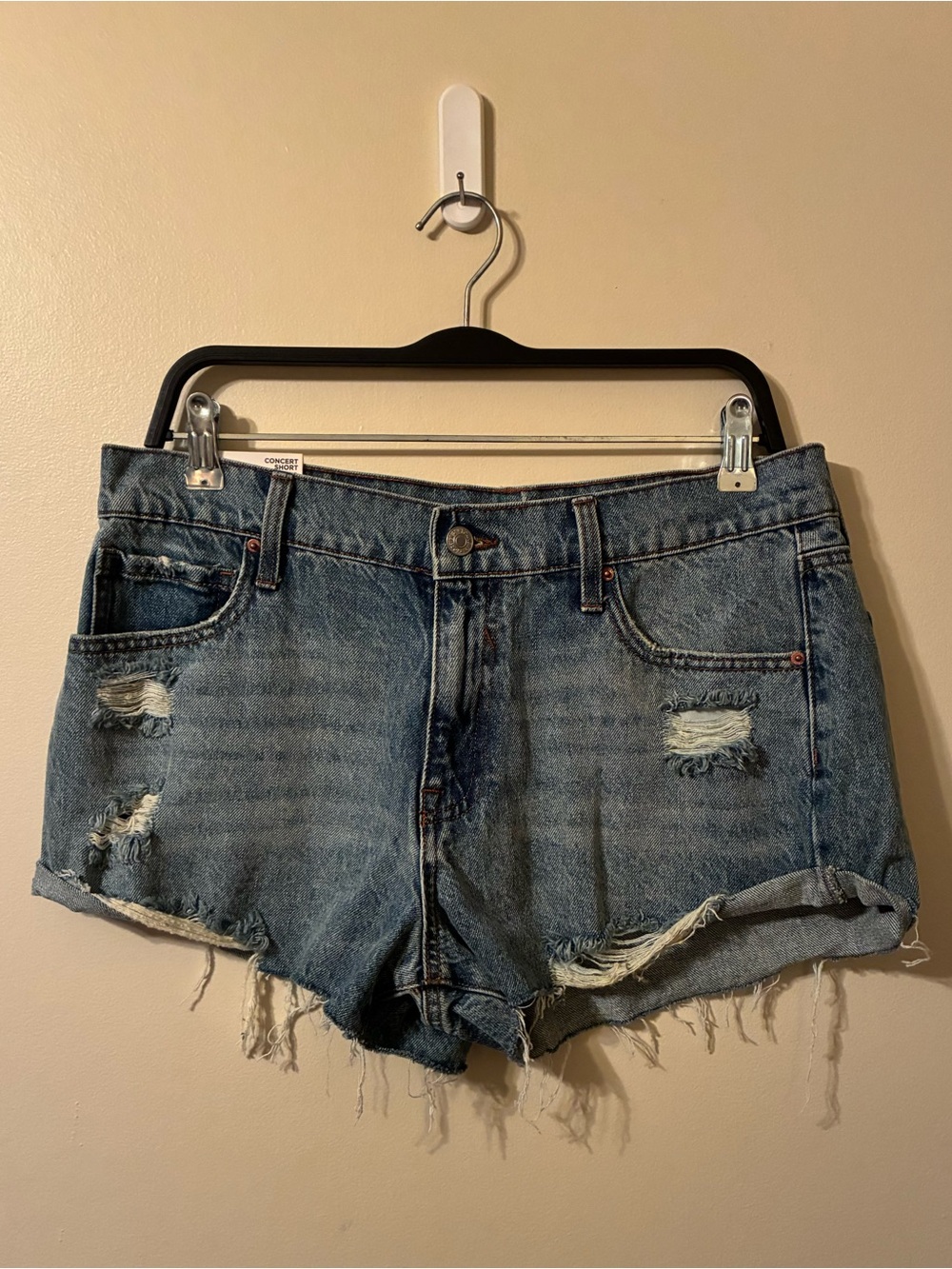 NWT Forever 21 “Concert Short” Distressed Denim Cutoff Shorts Booty Festival 30